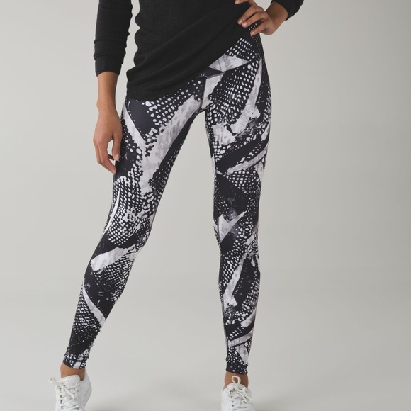 lululemon athletica Pants - Lululemon Wunder Under Pant III- Luon- Static Mist